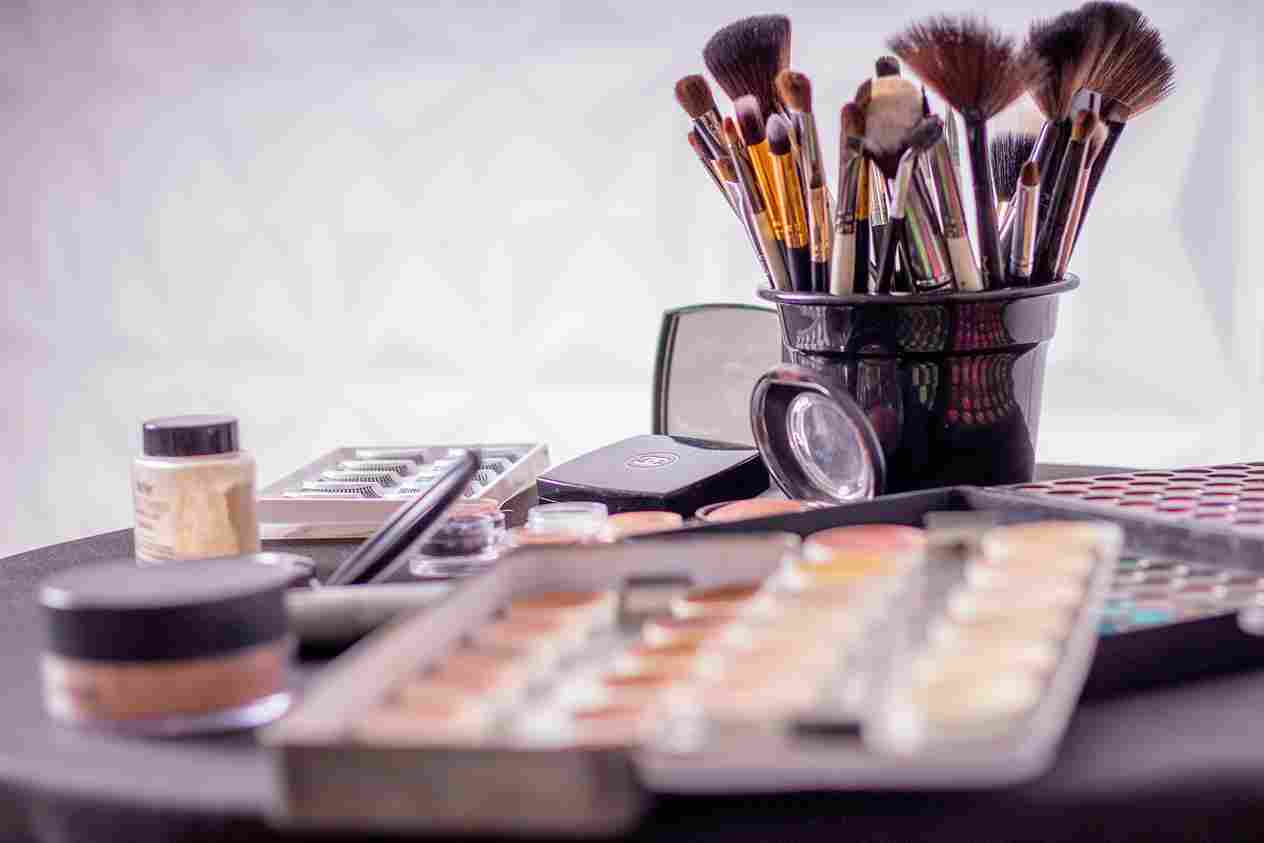 I will create flawless K-beauty, glam, or special effects makeup in Seoul