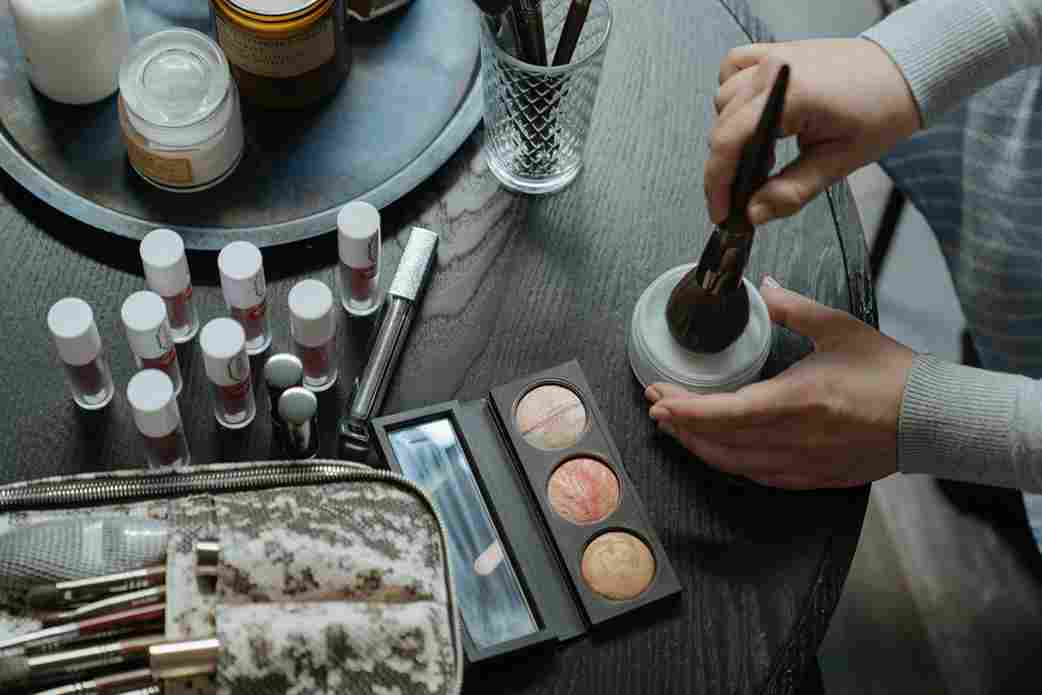 I will create elegant bridal or natural glam makeup for weddings and special events