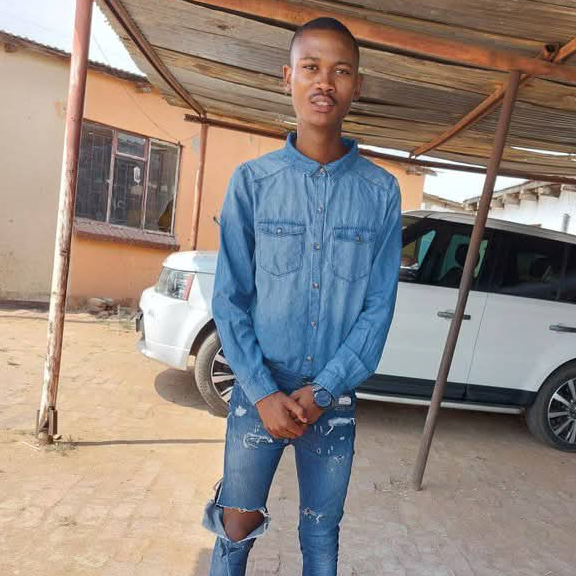 Gontse Mhlambi